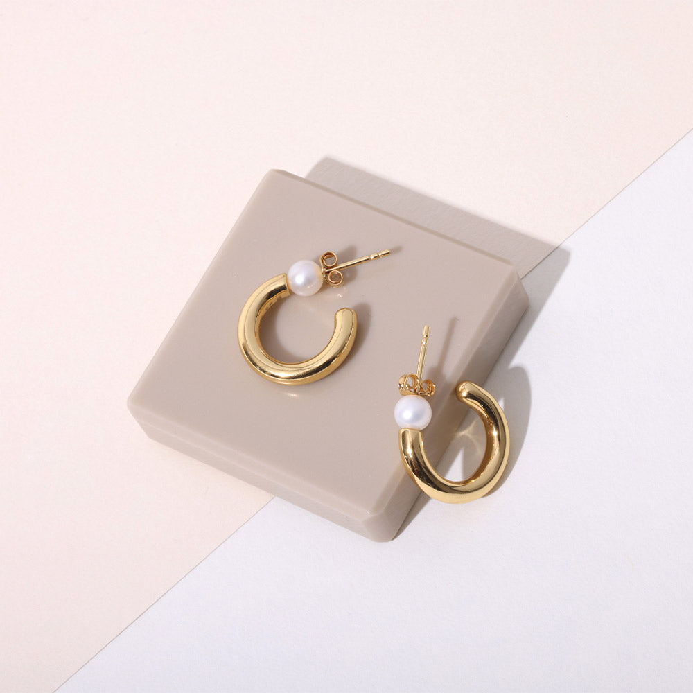 Chunky Pearl Hoops (set of 2 pcs) - Goldplated